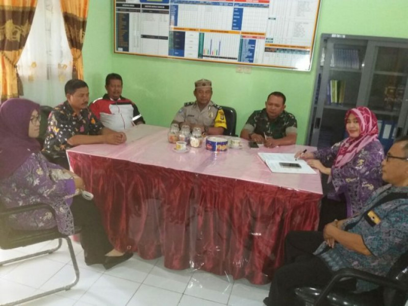 IMG-bhabinkamtibmas-polsek-sepatan-menghadiri-rapat-koordinasi-masalah-lingkungan-sekolah-smpn-1-sepatan-timur