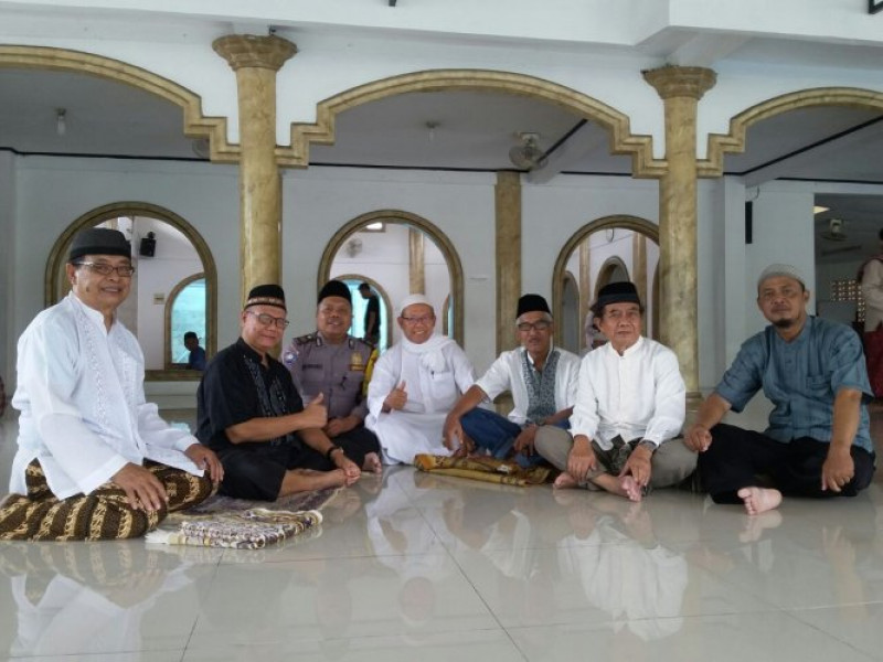 IMG-aiptu-k-handoko-laksanakan-jumling-dan-sambang-dialogis-dengan-pengurus-dkm-masjid-jami-al-muhajirin-batuceper