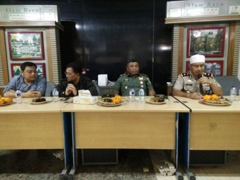 IMG-pimpinan-tiga-pilar-kecamatan-benda-hadiri-kegitan-komunikasi-sosial-koramil