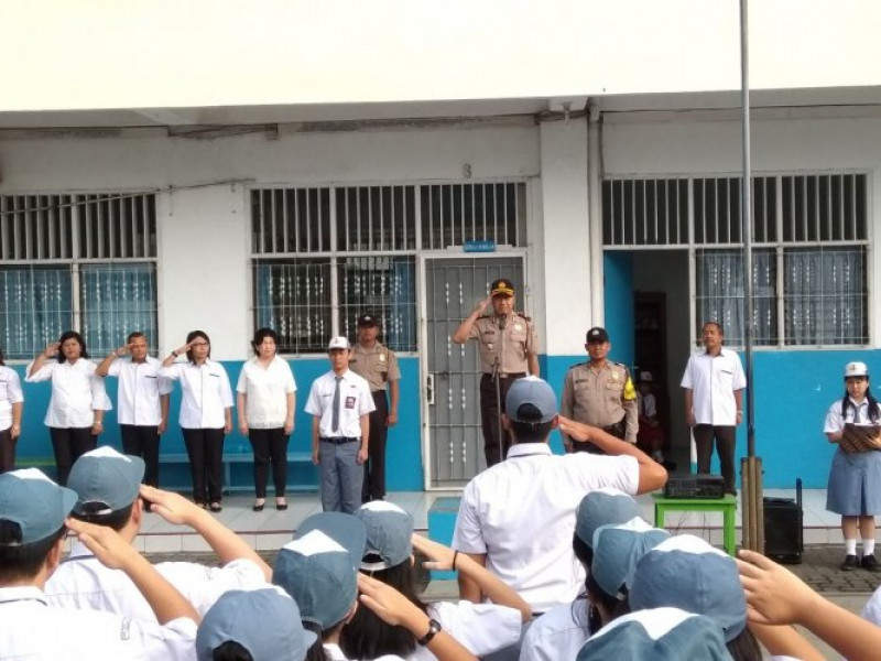 IMG-kapolsek-benda-menjadi-pembina-upacara-di-sma-santa-patricia