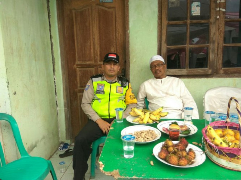 IMG-tokoh-agama-hmudin-telah-bersilahturahmi-dan-di-datangi-bhabinkamtibmas-kelurahan-poris-gaga-aiptu-exwanto