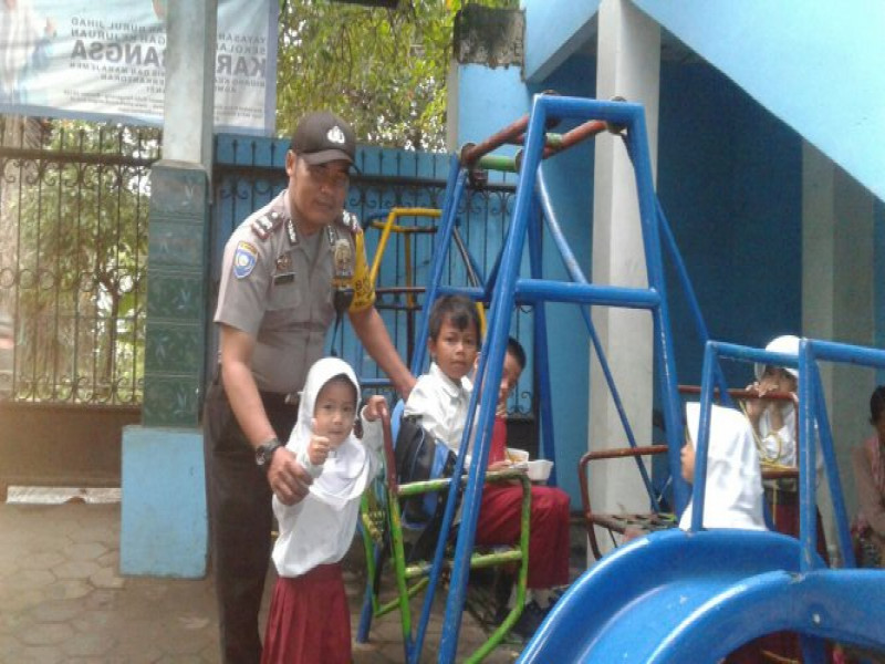 IMG-binmas-polsek-neglasari-berikan-rasa-aman-dan-nyaman-di-lingkungan-sekolah