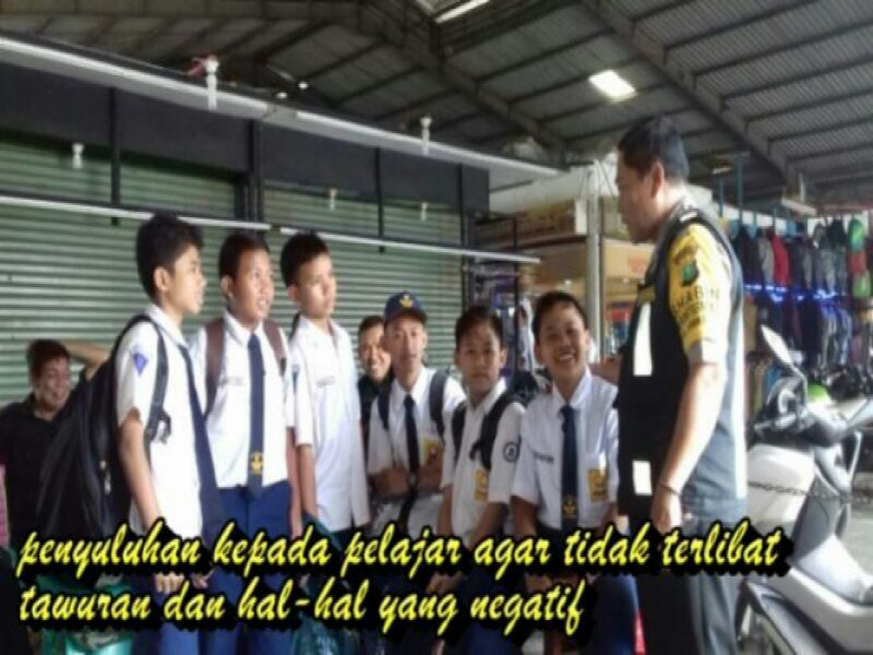 IMG-kegiatan-polkiss-bhabinkamtibmas-kelurahan-kebon-besar-sambangi-sekolah-smp-yia