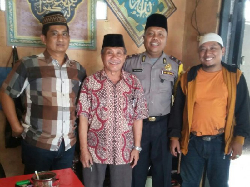 IMG-aiptu-khandoko-bhabinkamtibmas-kelurahan-batu-ceper-laksanakan-sambang-dialogis-dengan-tokoh-agama-hholil-program-polsantren