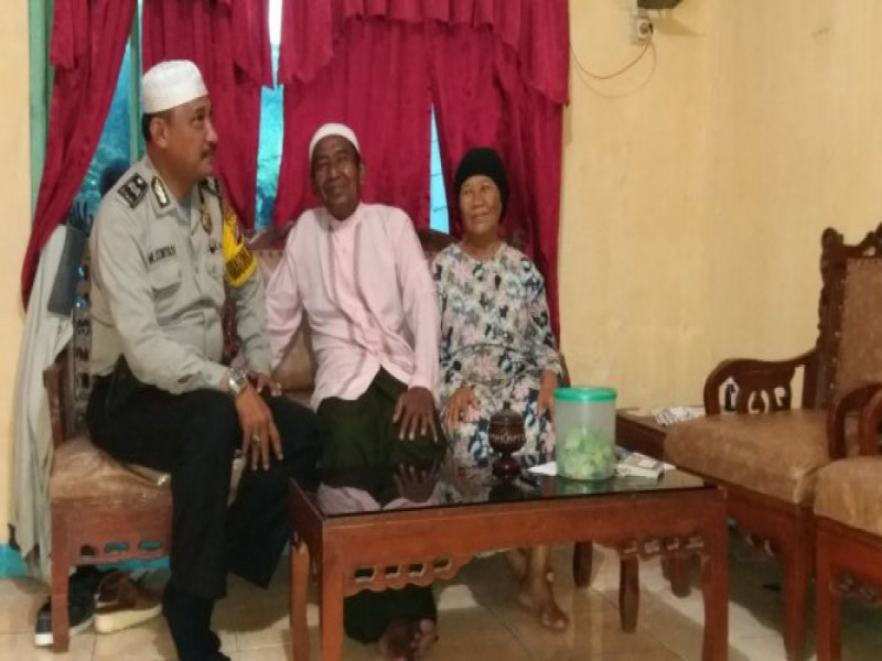 IMG-jalin-silaturrahmi-dengan-alim-ulama-aiptu-iswiyadi-penuh-keakraban