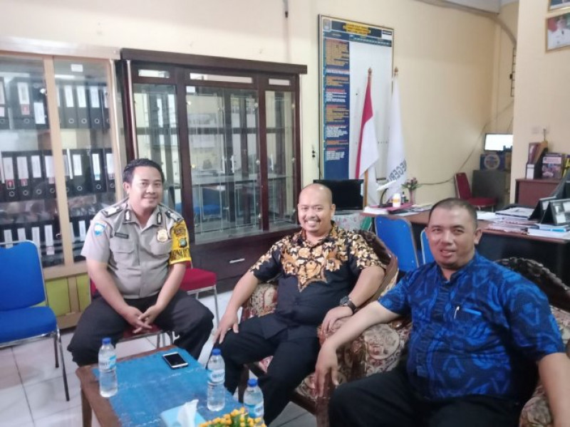 IMG-bripka-suhendra-sambangi-smk-10-jalin-silaturrahmi-sampaikan-pesan-kamtibmas