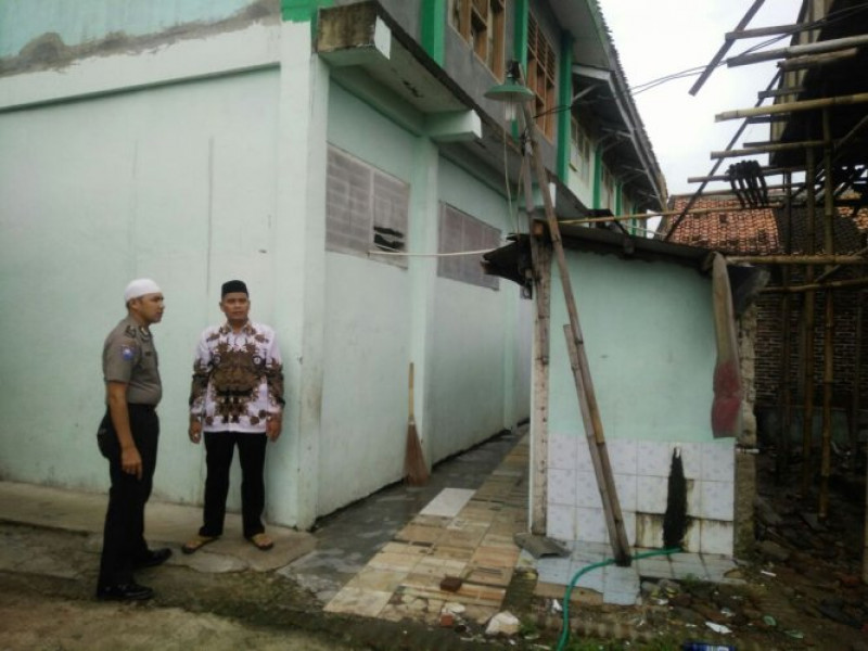 IMG-bripka-agus-noto-tatap-muka-dengan-alim-ulama-ustd-salam-agar-berhati-hati-menanggapi-berita-hoax