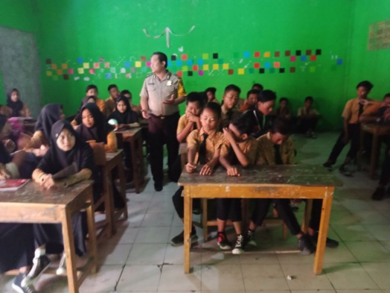 IMG-sambang-di-smp-cemerlang-bripka-suhendra-himbau-agar-pelajar-menjauhi-narkoba