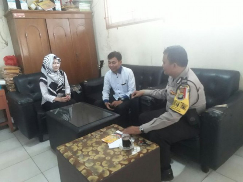 IMG-bhabinkamtibmas-polsek-benda-sambang-sekolah-himbau-guru-untuk-selalu-awasi-siswanya