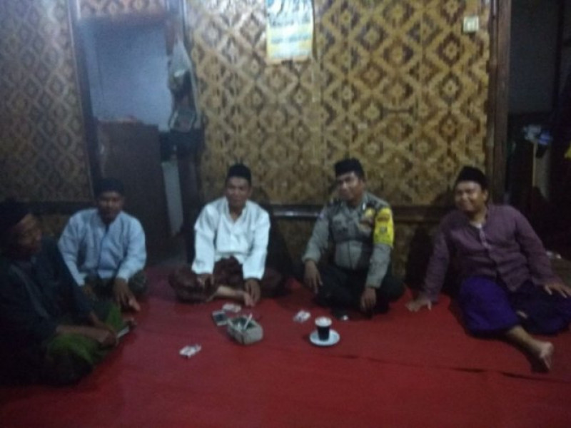 IMG-binmas-kelurahan-kedaung-baru-sambangi-pondok-pesantren-roudlotul-tholibin-di-malam-hari