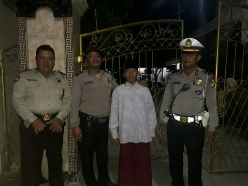 IMG-patroli-biru-unit-sabhara-polsek-neglasari-di-pondok-pesantren-daarul-ulum-selapajang-jaya