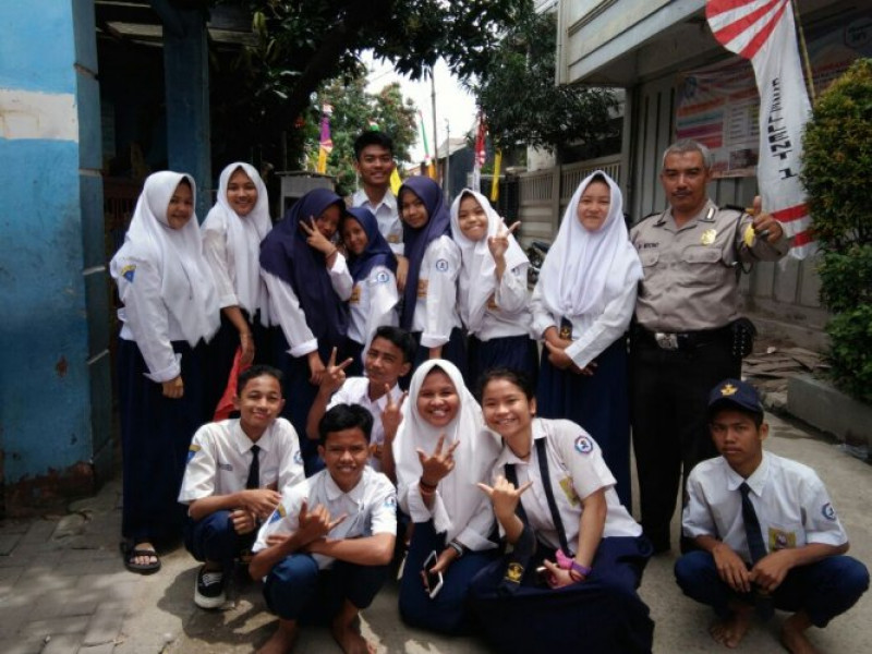 IMG-bhabinkamtibmas-polsek-benda-sambang-siswa-smp-excellent-fokus-pencegahan-narkoba-di-kalangan-pelajar