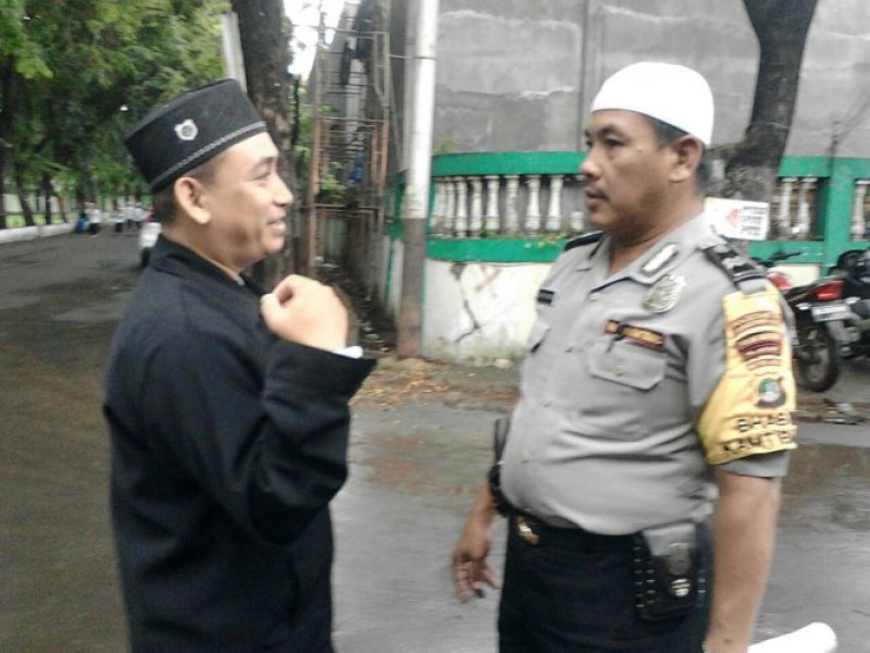 IMG-kegiatan-bhabinkamtibmas-kelurahan-batu-jaya-aiptu-suharno-sambangi-ustadz-idrisspdi