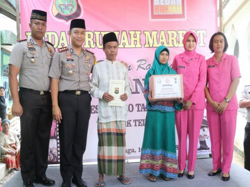 IMG-bedah-rumah-dalam-rangka-giat-polsantren-di-polsek-teluknaga-dihadiri-kapolres-metro-tangerang-kota