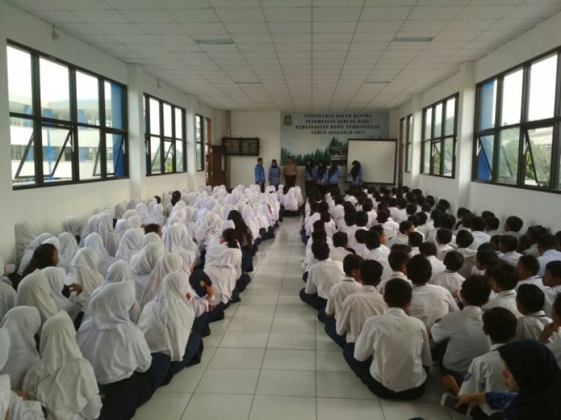 IMG-wakapolsek-batu-ceper-memberikan-himbauan-dan-arahan-kepada-murid-sekolah-smp-negeri-26-poris-jaya-batu-ceper