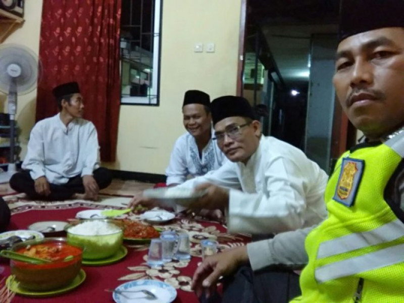 IMG-bhabinkamtibmas-poris-gaga-sambang-dialogis-dengan-imam-musholah-roudhatus-sholihin