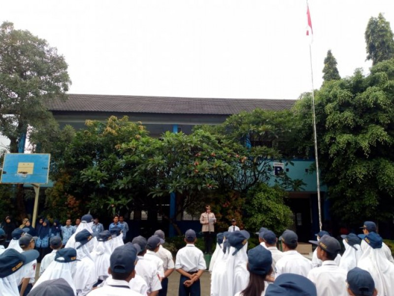 IMG-kanit-binmas-polsek-benda-berdiri-jadi-pembina-upacara