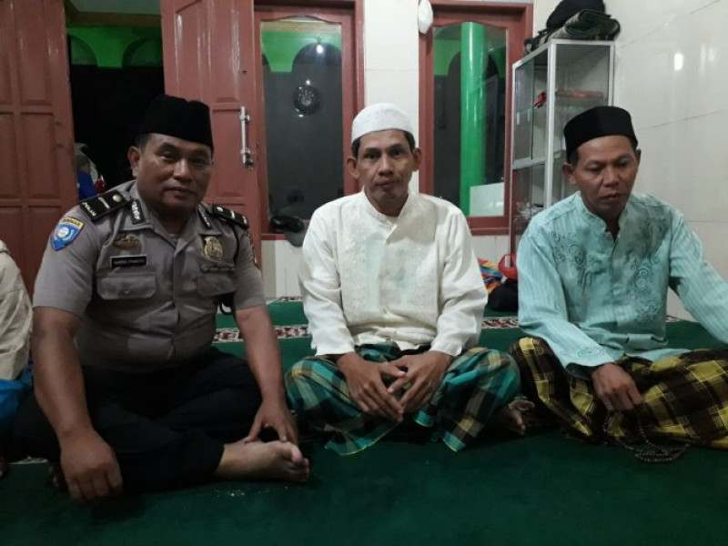 IMG-polisi-cinta-masjid-binmas-polsek-neglasari-rangkul-warga-bersinergi-untuk-perangi-hoax