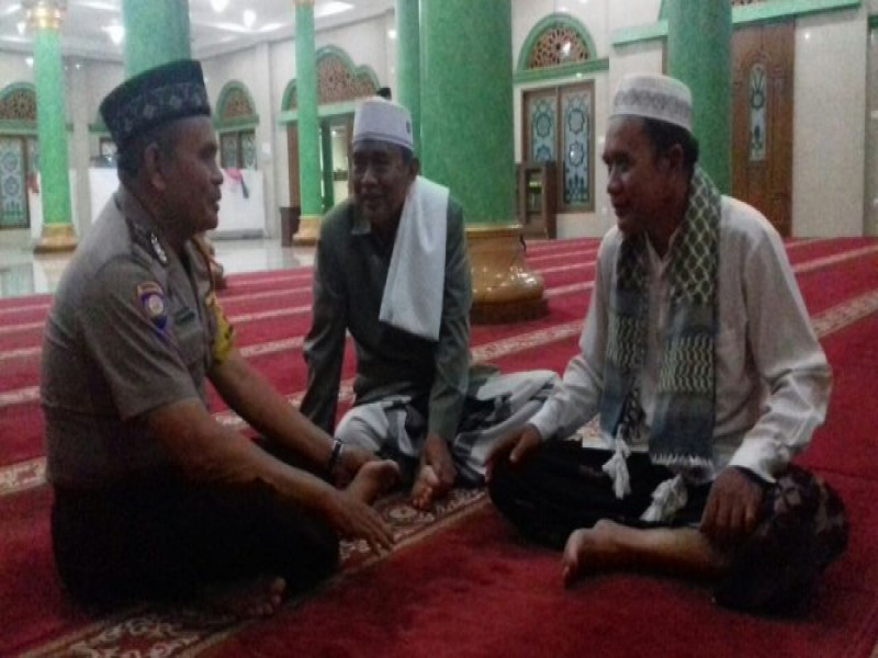 IMG-bhabinkamtibmas-polsek-benda-gelar-program-polisi-cinta-masjid