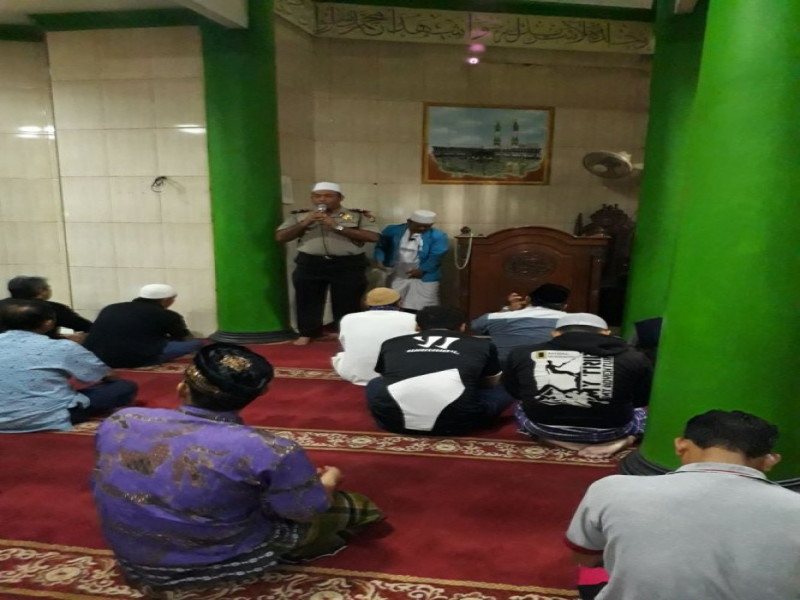 IMG-kapolsek-benda-sholat-subuh-keliling-sampaikan-himbauan-kamtibmas