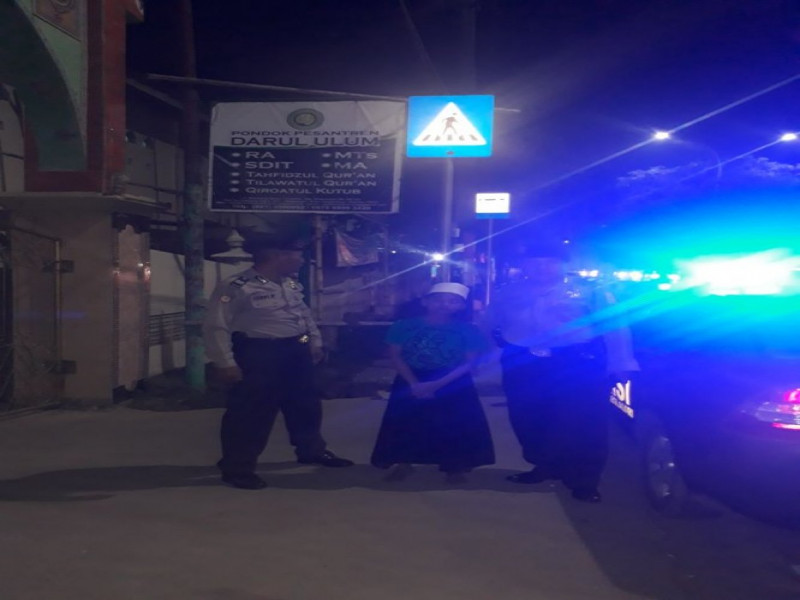IMG-unit-sabhara-polsek-neglasari-tingkatkan-patroli-antisipasi-gangguan-kamtibmas-malam-hari