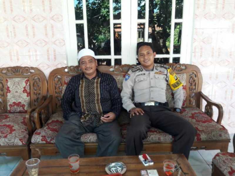 IMG-bersinergi-dengan-tokoh-agama-bhabinkamtibmas-ds-kampung-besar-himbau-anti-hoax-berita-bohong-di-media-sosial