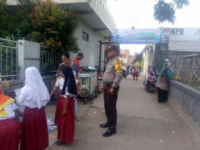 IMG-agar-guru-mengawasi-tingkah-laku-siswa-disekolah-himbauan-brigadir-fajar-sembiring-di-sdn-2-rawa-rengas