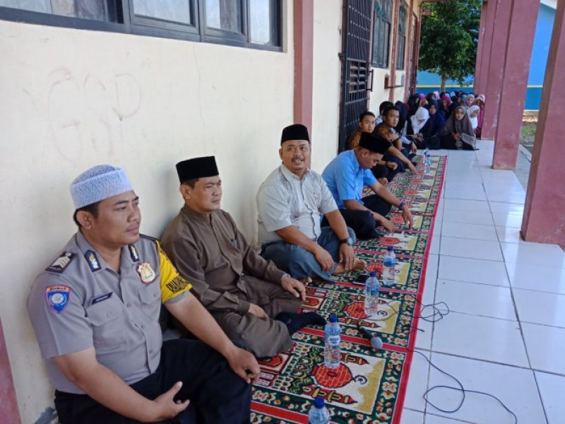 IMG-tatap-muka-dengan-tokoh-agama-di-majlis-taklim-nurul-taqwa-bripka-suhendra-jalin-keakraban