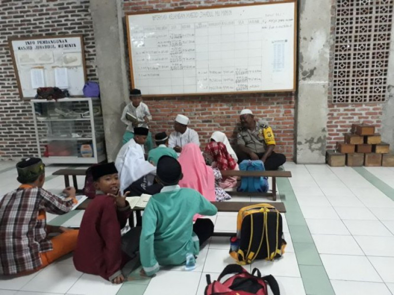 IMG-polsantren-program-unggulan-pimpinan-diaplikasikan-aiptu-daryono-bhabinkamtibmas-kosambi-timur