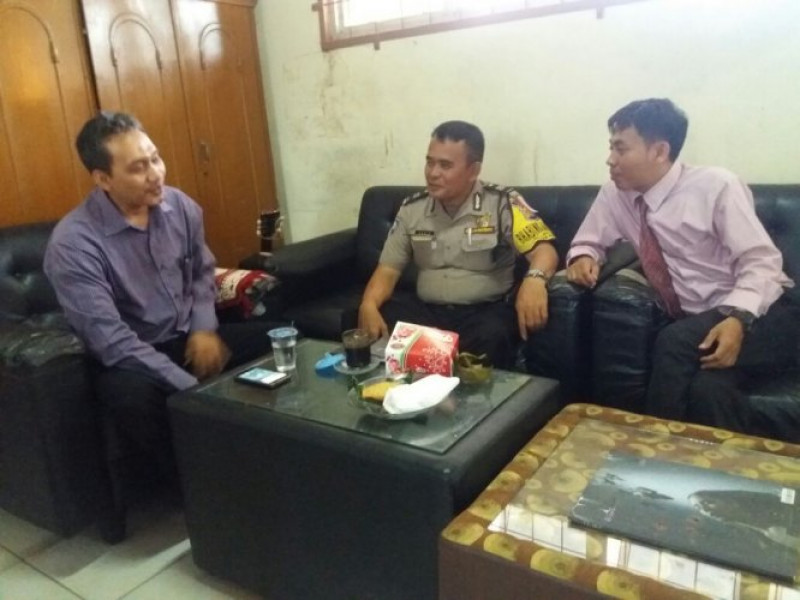 IMG-bhabinkamtibmas-polsek-benda-aiptu-sakip-benda-monitoring-giat-unbk-smk-bandara