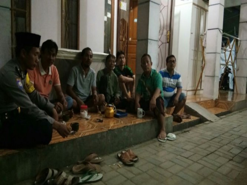 IMG-bhabinkamtibmas-polsek-benda-kelurahan-pajang-aipda-ali-husni-silahturami-tokoh-masyarakat