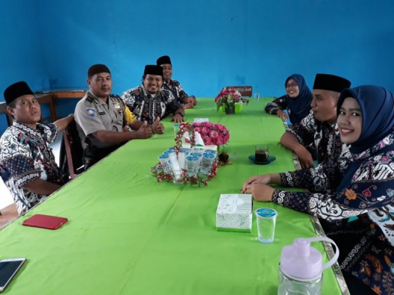 IMG-pengamanan-ujian-unbk-di-smk-man-baul-ulum-pondok-pesantren-assidiqiyah-2-batu-ceper