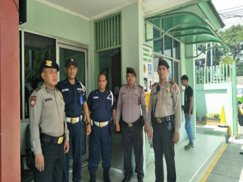 IMG-tim-sabhara-pantau-wilayah-berpatroli-sambang-warga-masyarakat