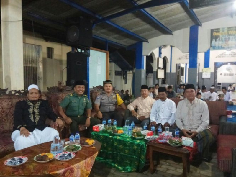 IMG-binmas-polsek-jatiuwung-hadiri-peringatan-isra-miraj-nabi-muhammad-saw-di-mushola-daarul-wahid