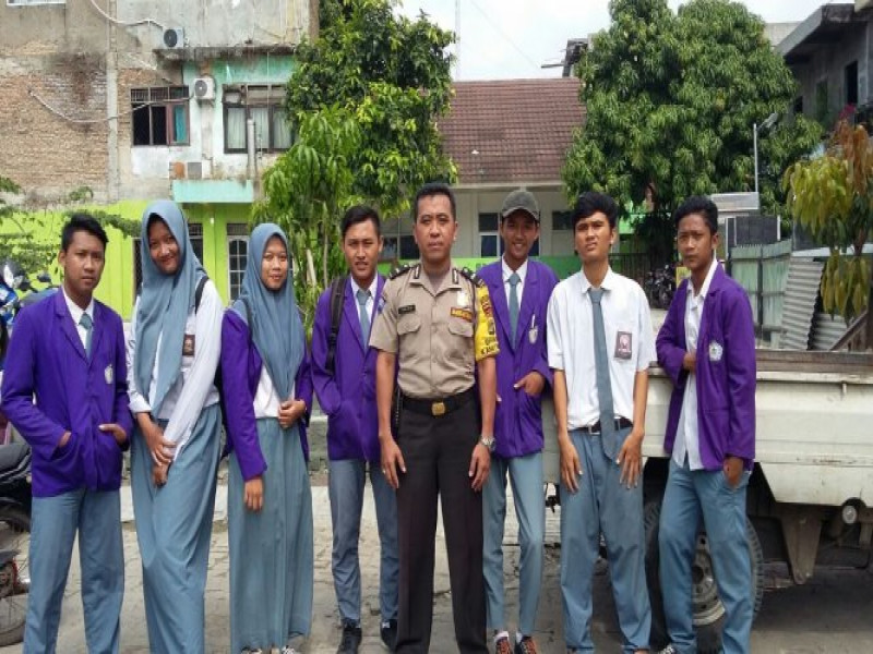 IMG-bhabinkamtibmas-kelurahan-kebon-besar-memantau-usbn-smpi-yayasan-islam-al-ayaniah