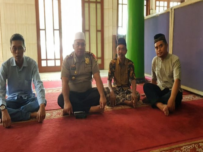 IMG-kapolsek-benda-gelar-program-sholat-ashar-berjamaah-dengan-masyarakat