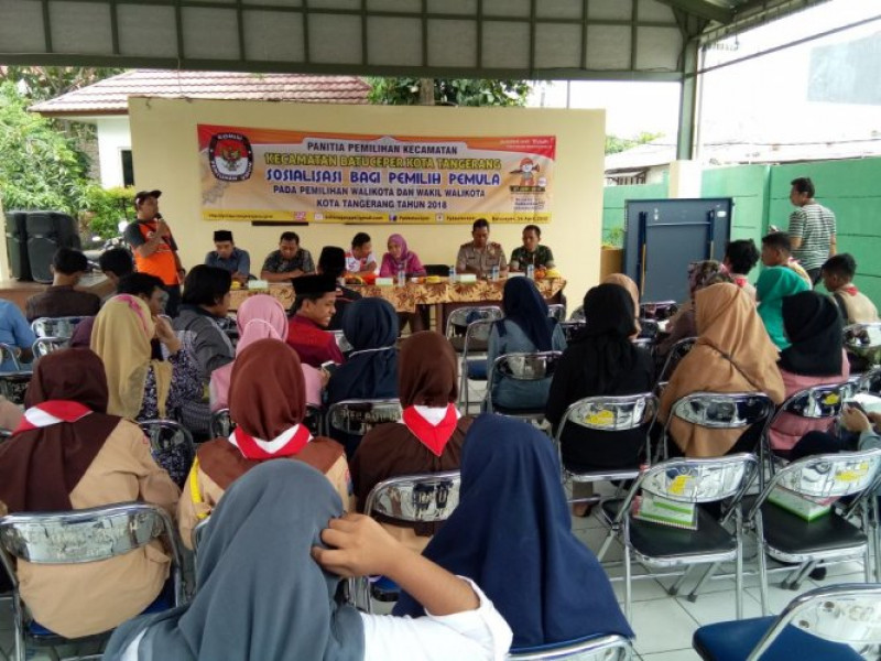 IMG-sosialisasi-pemilukada-bagi-pemilih-pemula-di-kecamatan-batu-ceper