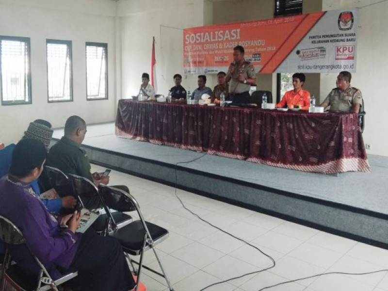 IMG-kapolsek-neglasari-sampaikan-himbauan-dalam-giat-sosialisasi-pilkada-kota-tangerang