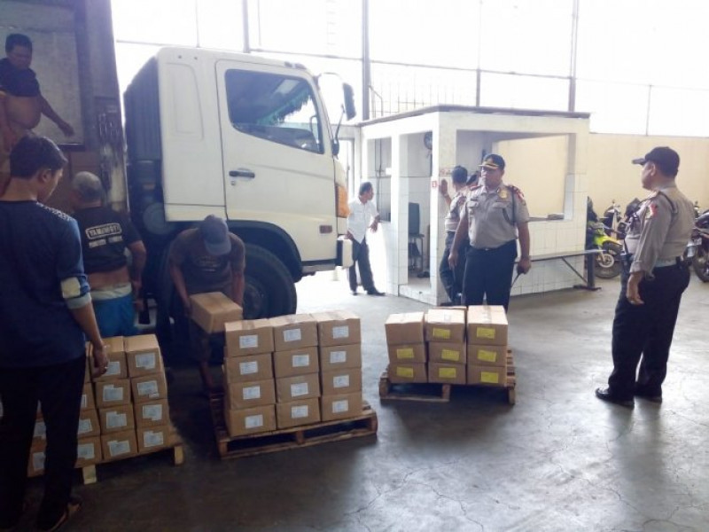 IMG-polsek-benda-gelar-patroli-dan-kontrol-area-pergudangan-untuk-antisipasi-beredarnya-miras
