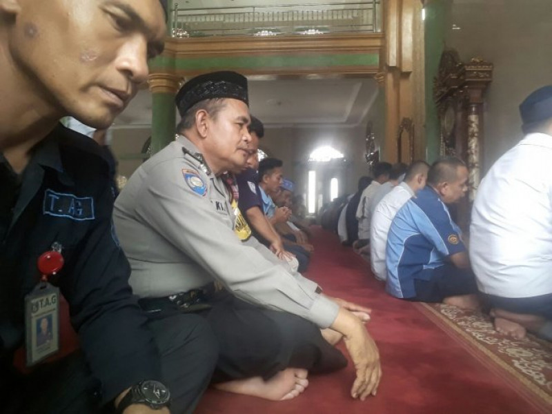 IMG-aiptu-sakip-bhabinkamtibmas-polsek-giat-polisi-cinta-masjid-sampaikan-pesan-kamtibmas