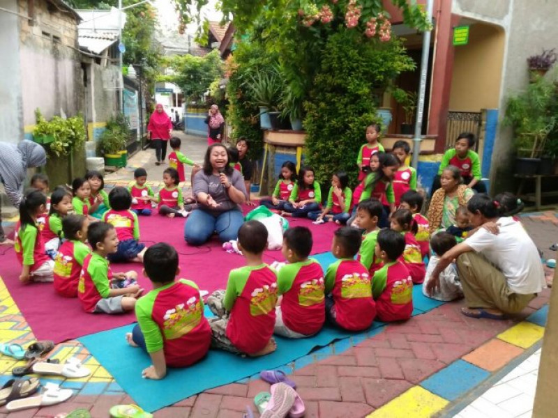 IMG-kegiatan-kreatif-dalam-kelompok-klub-minggu-anak