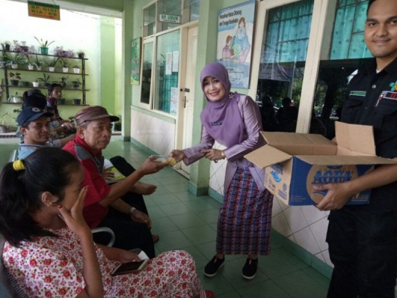 IMG-peringati-hari-kartini-puskesmas-berbagi-makanan-sehat