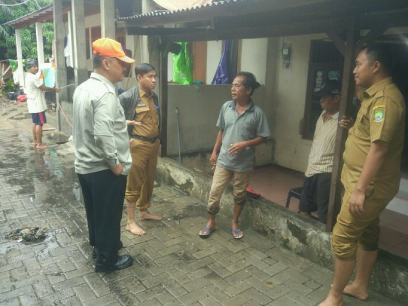 IMG-genangan-di-cipadu-surut-30-personil-bpbd-tetap-disiagakan