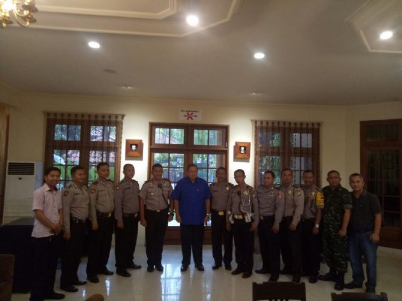 IMG-kapolsek-cipondoh-pimpin-pengamanan-kegiatan-sby-tour-the-banten