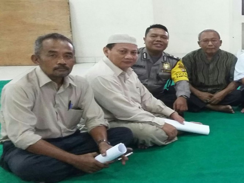 IMG-himbau-sukseskan-pemilukada-tahun-2018-bhabinkamtibmas-aiptu-khandoko-sambang-dialogis-kepada-tokoh-agama-ustadz-arsa