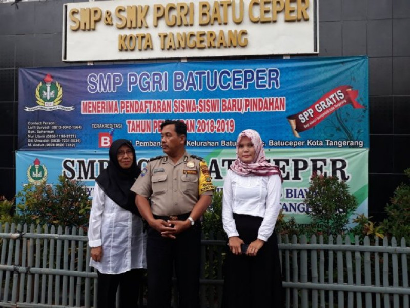 IMG-aiptu-suharno-berikan-semangat-kepada-para-siswa-sekolah-smp-pgri-batu-ceper-yang-sedang-ujian-unbk