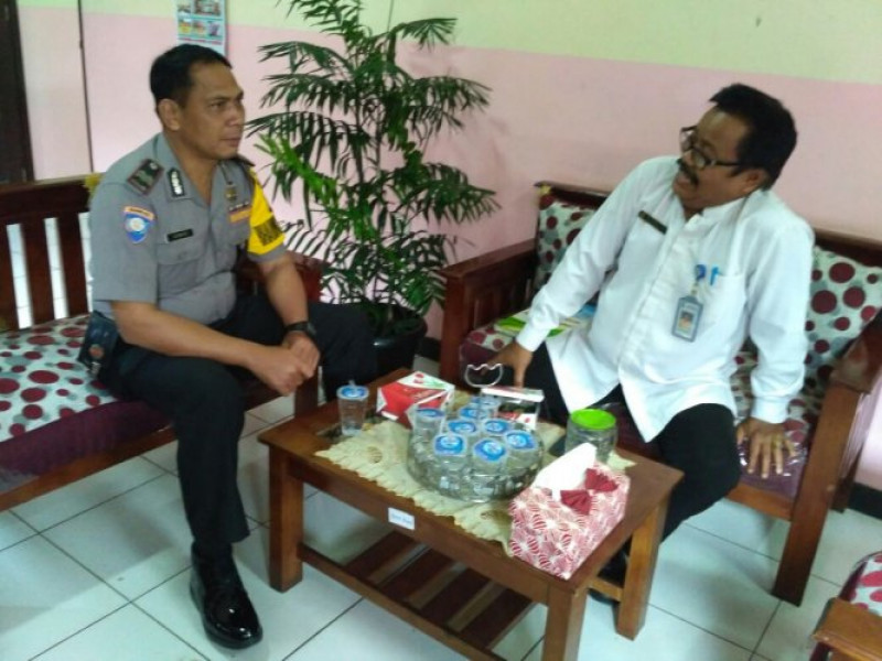 IMG-bhabinkamtibmas-polsek-cipondoh-monitoring-kegiatan-usbn-tingkat-sd