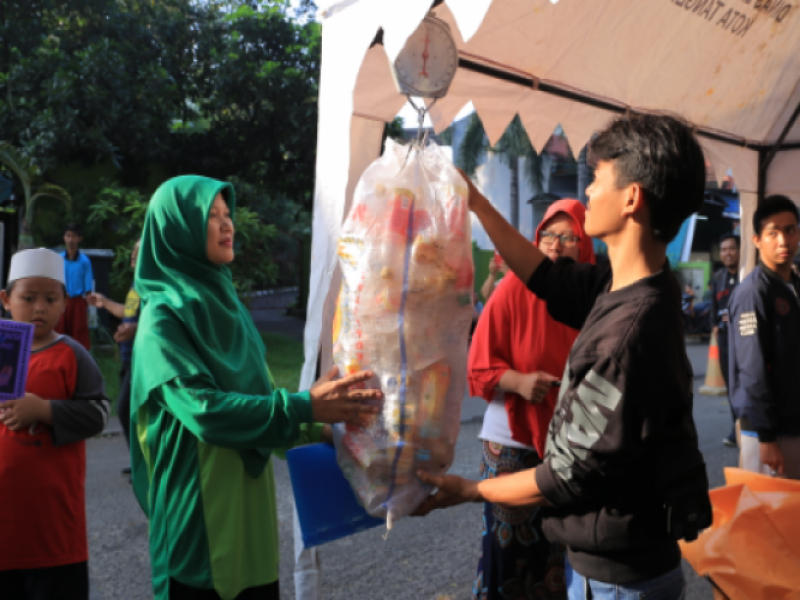 IMG-serunya-international-earth-day-2018-di-kota-tangerang