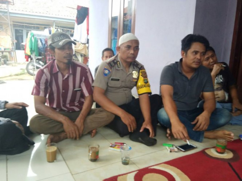 IMG-bhabinkamtibmas-polsek-cipondoh-lawan-berita-hoax