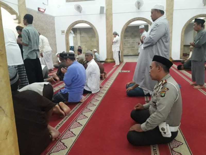 IMG-giat-subuh-keliling-pawas-iptu-iswonosh-dan-bhabinkamtibmas-aiptu-toni-budi-di-dua-masjid-yang-berbeda